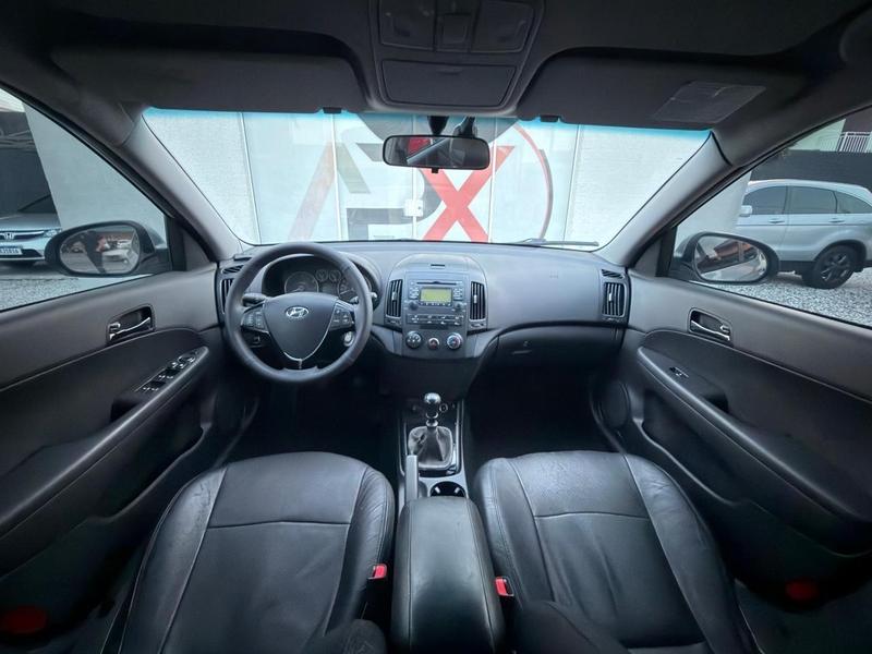 Hyundai i30 2.0 - foto 11