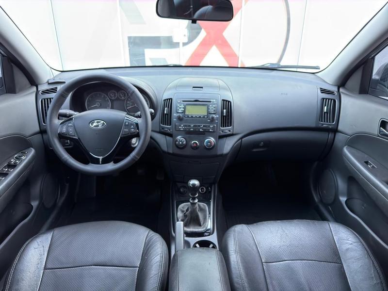 Hyundai i30 2.0 - foto 12