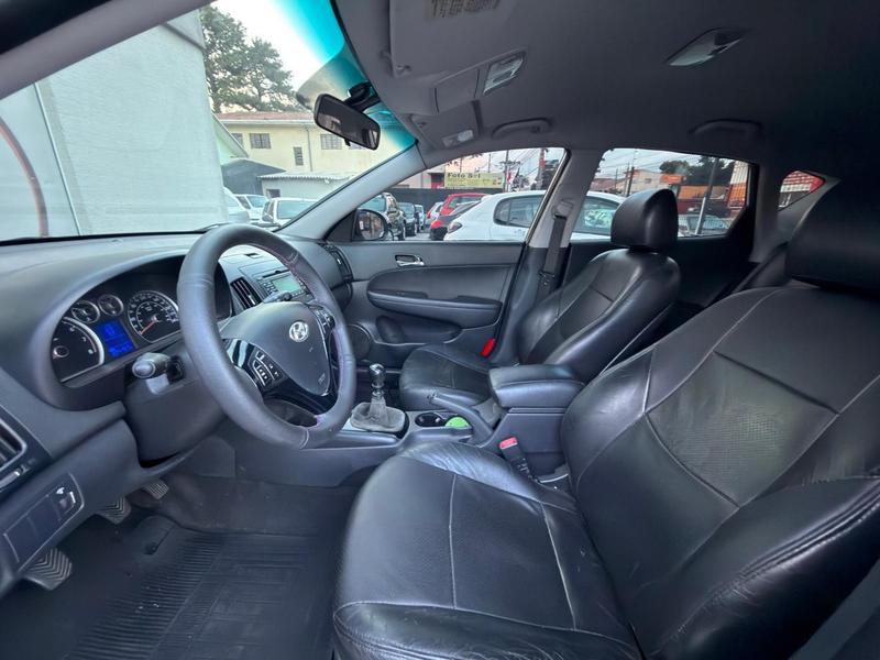 Hyundai i30 2.0 - foto 14