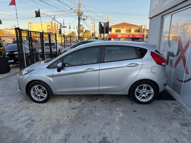 Ford Fiesta 16sel - foto 3