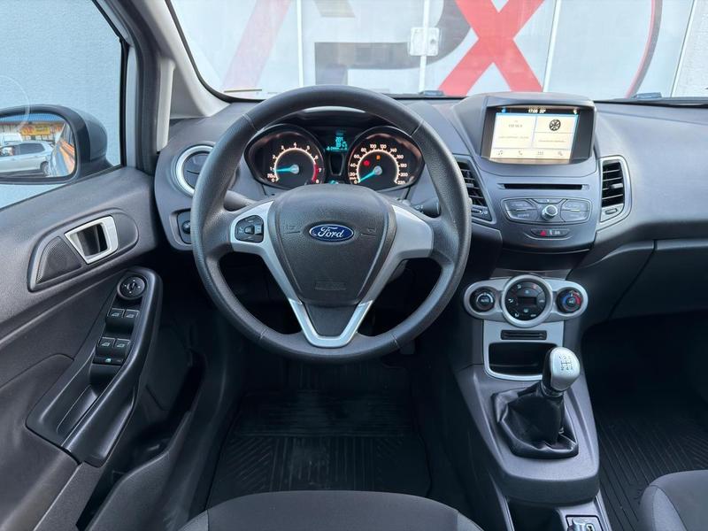 Ford Fiesta 16sel - foto 13