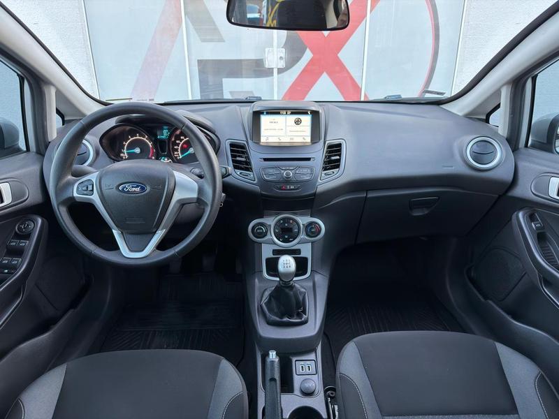 Ford Fiesta 16sel - foto 12
