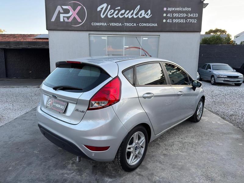 Ford Fiesta 16sel - foto 8