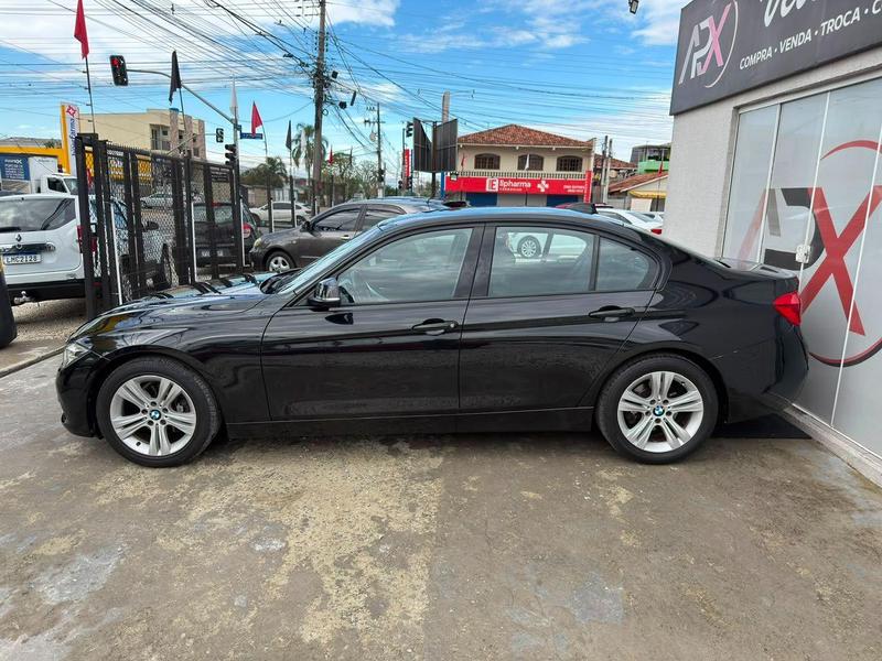 BMW 320i Active Flex - foto 3