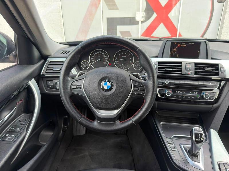 BMW 320i Active Flex - foto 13