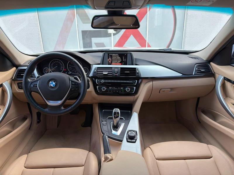 BMW 320i Active Flex - foto 13