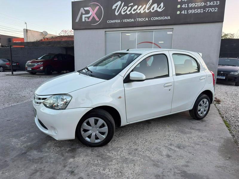Toyota Etios Hb X - foto 2