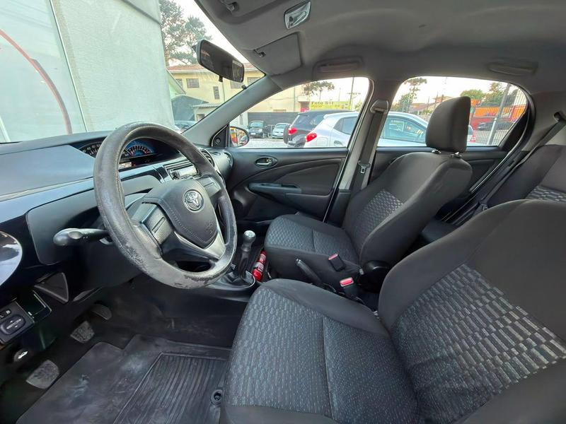 Toyota Etios Hb X - foto 14