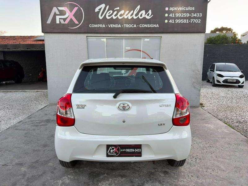 Toyota Etios Hb X - foto 9