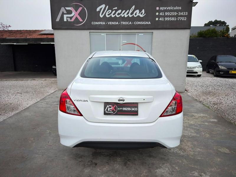 Nissan Versa 1.0 - foto 9