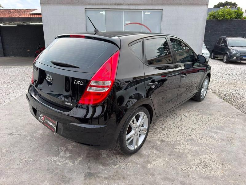 Hyundai i30 2.0 - foto 8