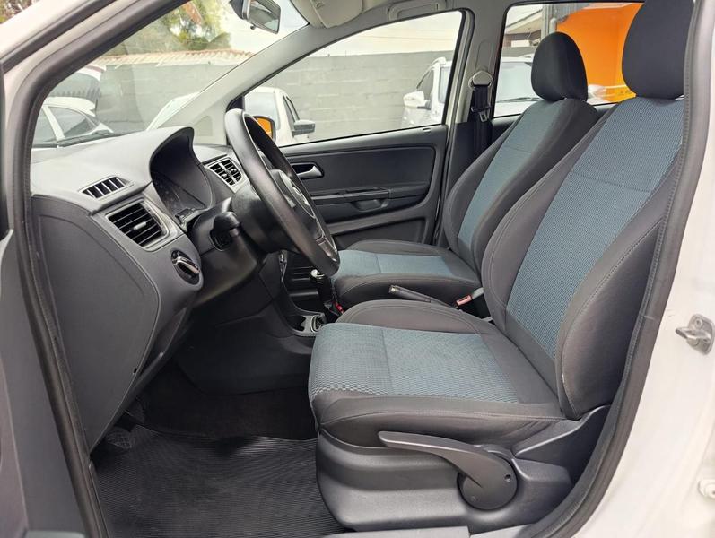 Volkswagen Fox 1.0 Mi Total Flex 8V 3P - foto 13