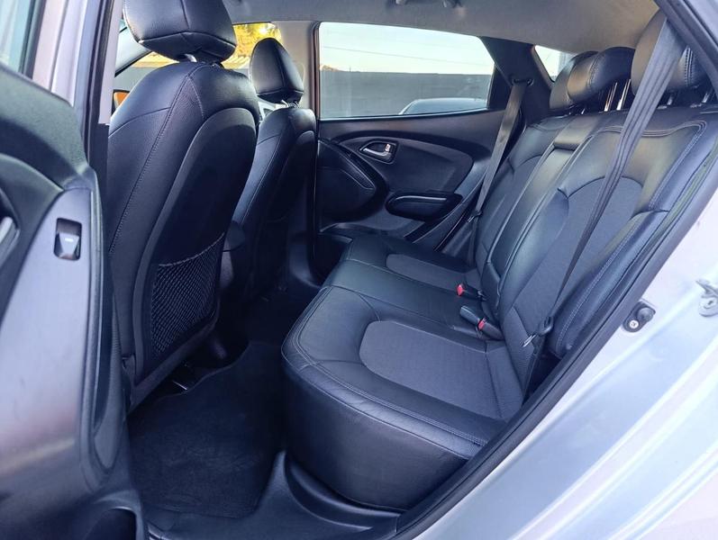 Hyundai ix35 2.0 - foto 12