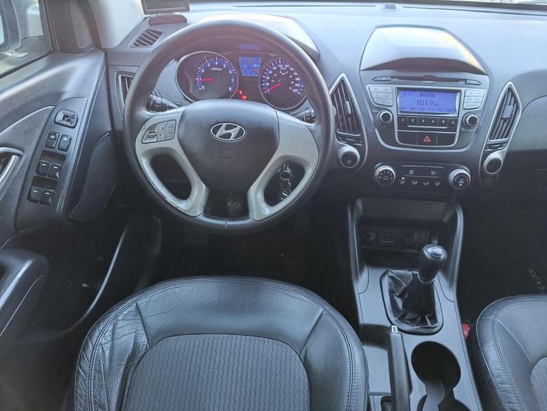 Hyundai ix35 2.0 - foto 14