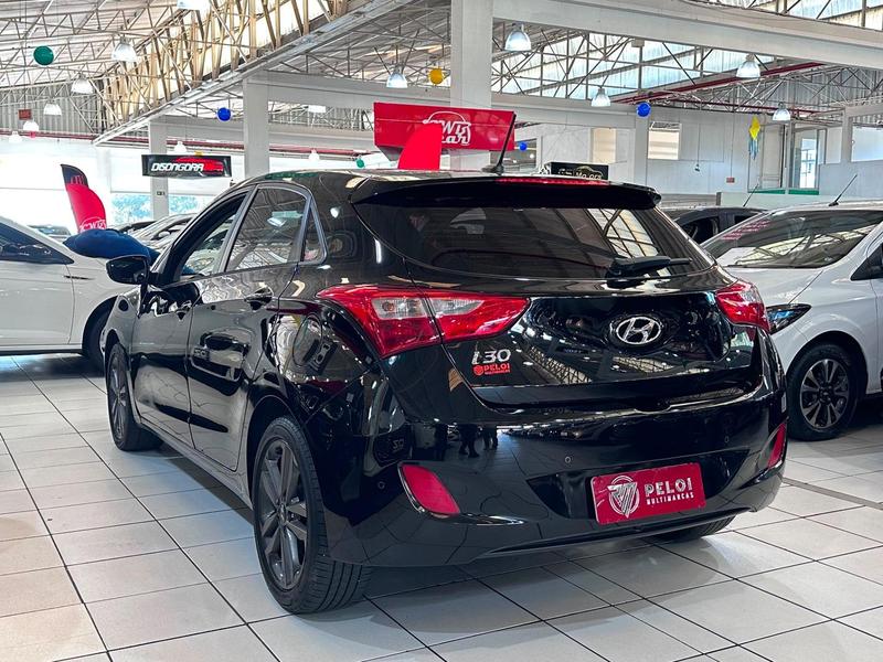 Hyundai i30 1.8 - foto 7