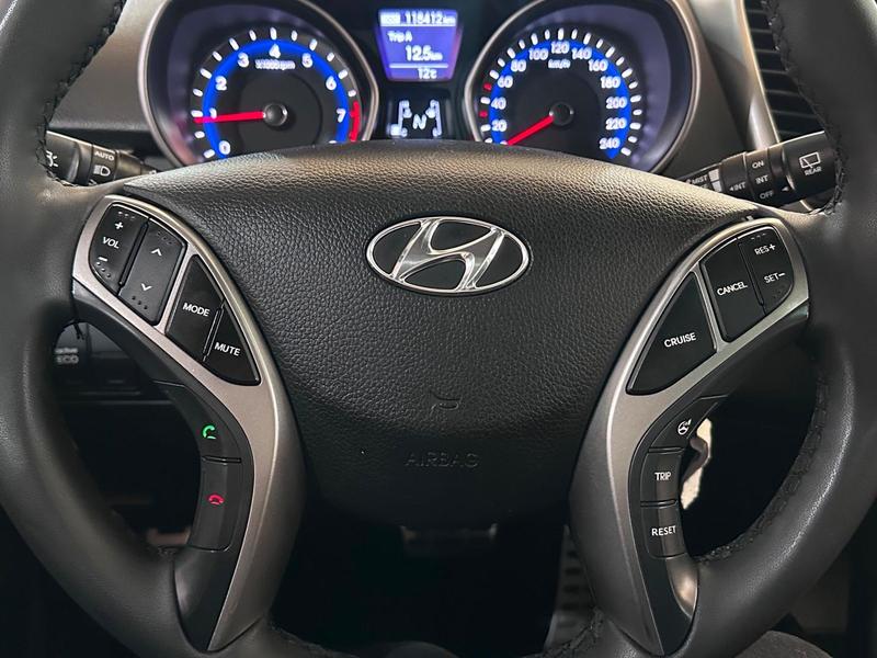 Hyundai i30 1.8 - foto 10