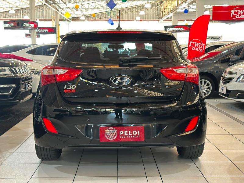 Hyundai i30 1.8 - foto 6