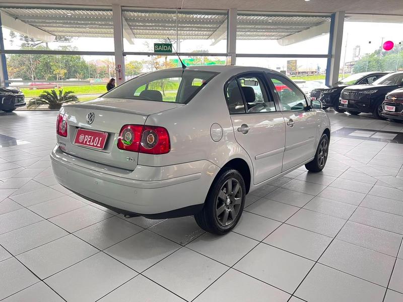 Volkswagen Polo Sedan 2.0 Comfor - foto 6