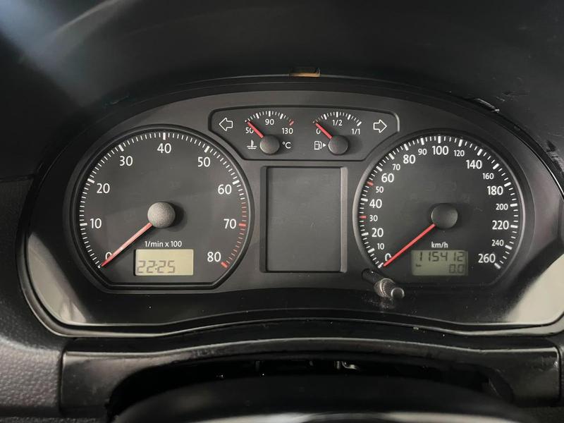 Volkswagen Polo Sedan 2.0 Comfor - foto 12