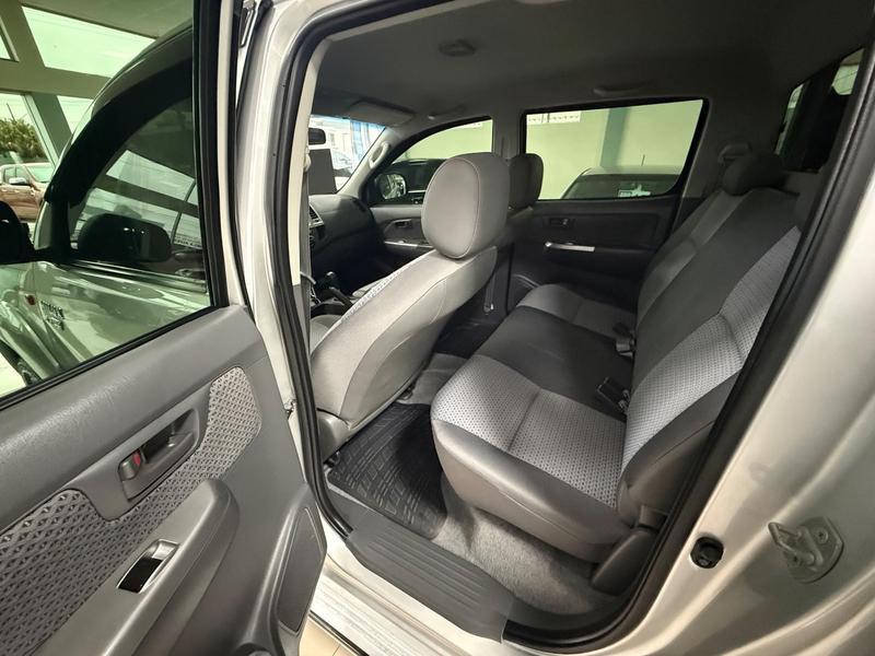 Toyota Hilux Cd Sr 4X2 2.7 16V 2.7 Flex Aut. - foto 7