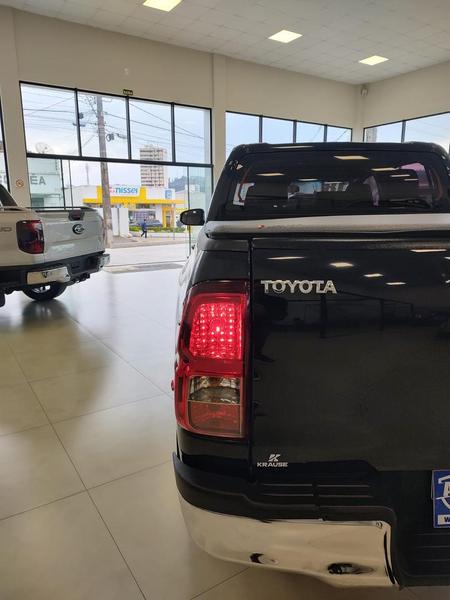 Toyota Hilux Cd Srx 4X4 2.8 TDI 16V Diesel Aut. - foto 10