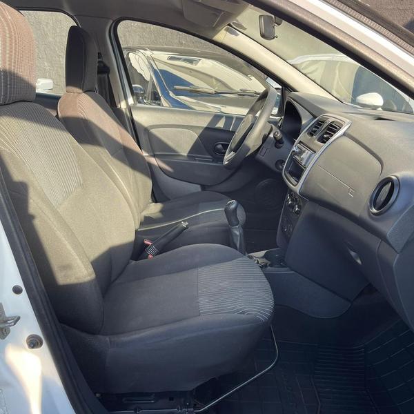 Renault Sandero Auth 1.0 - foto 12