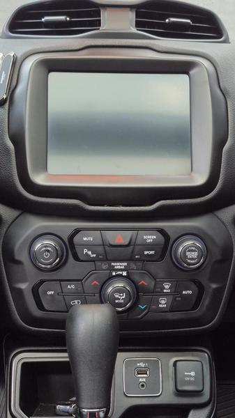 Jeep Renegade Limited 1.8 4X2 Flex 16V Aut. - foto 10