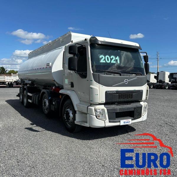 VOLVO VM 330 8X2R