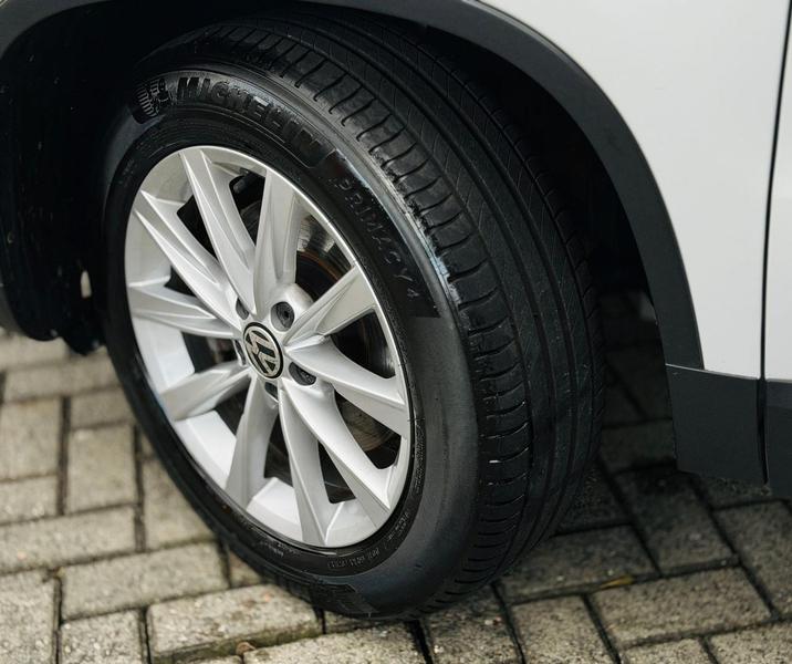 Volkswagen Tiguan 2.0 TSI - foto 12