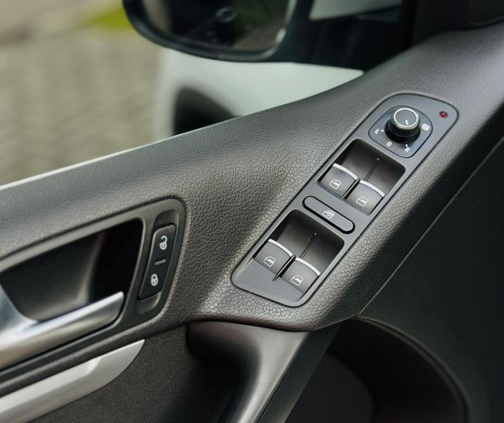 Volkswagen Tiguan 2.0 TSI - foto 6