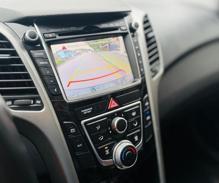 Hyundai i30 1.8 - foto 4