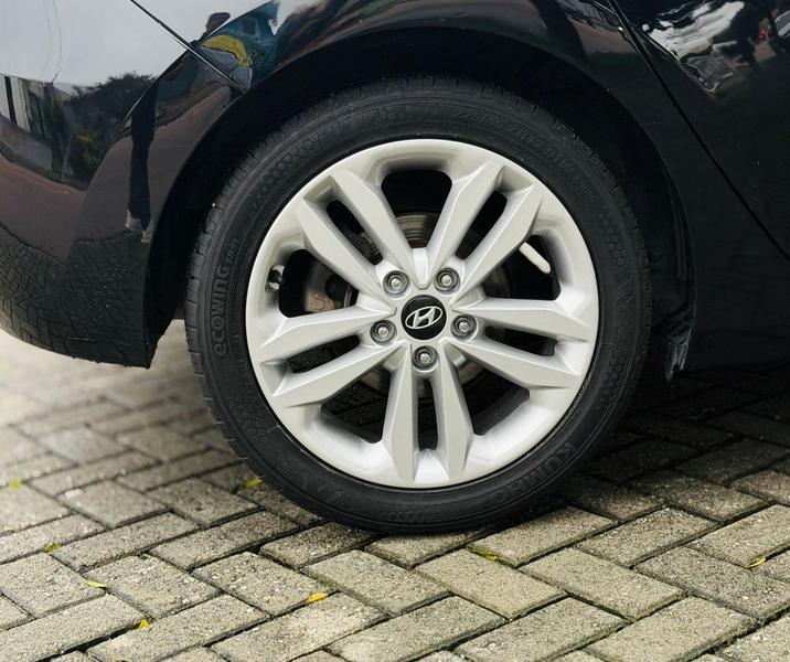Hyundai i30 1.8 - foto 2