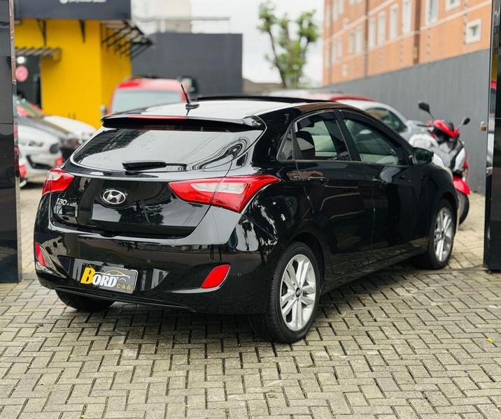 Hyundai i30 1.8 - foto 9