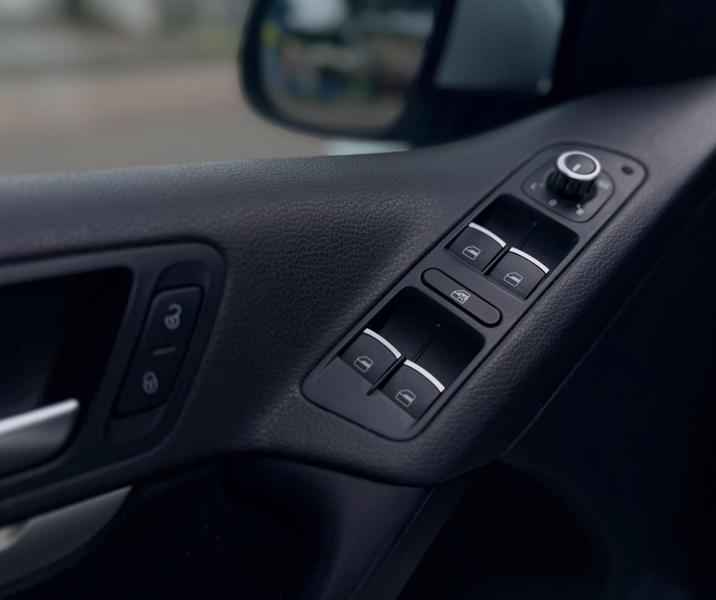 Volkswagen Tiguan 2.0 TSI - foto 5