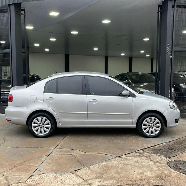 Volkswagen Polo Sedan 1.6 - foto 2