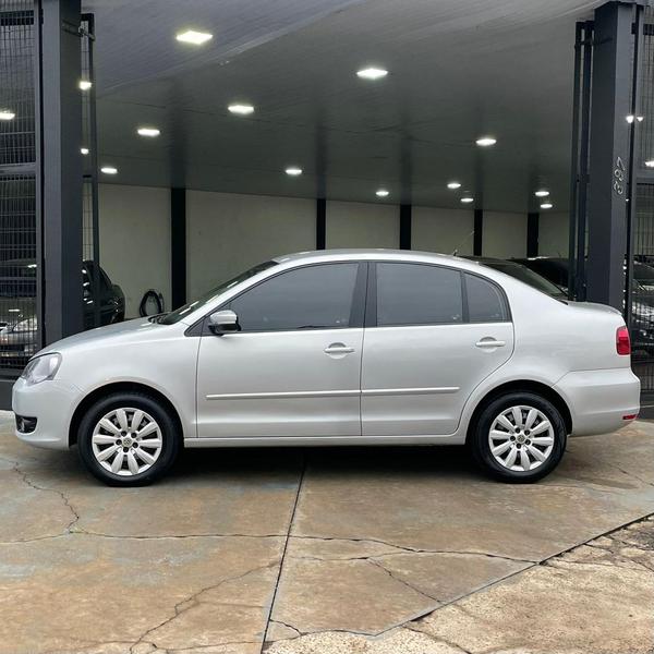 Volkswagen Polo Sedan 1.6 - foto 6