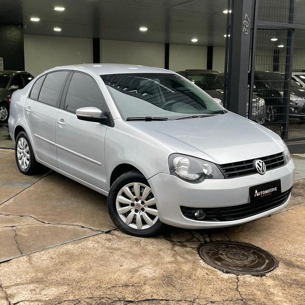 Volkswagen Polo Sedan 2013 à venda