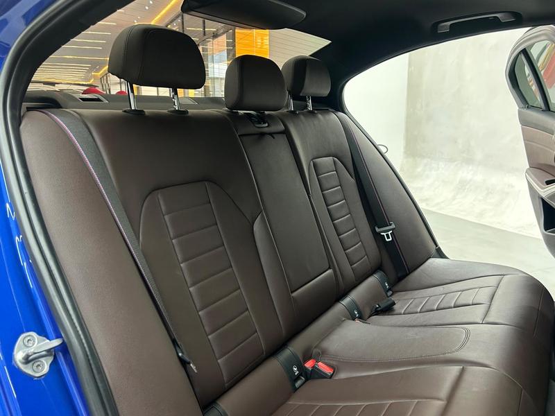 BMW 320i - foto 8