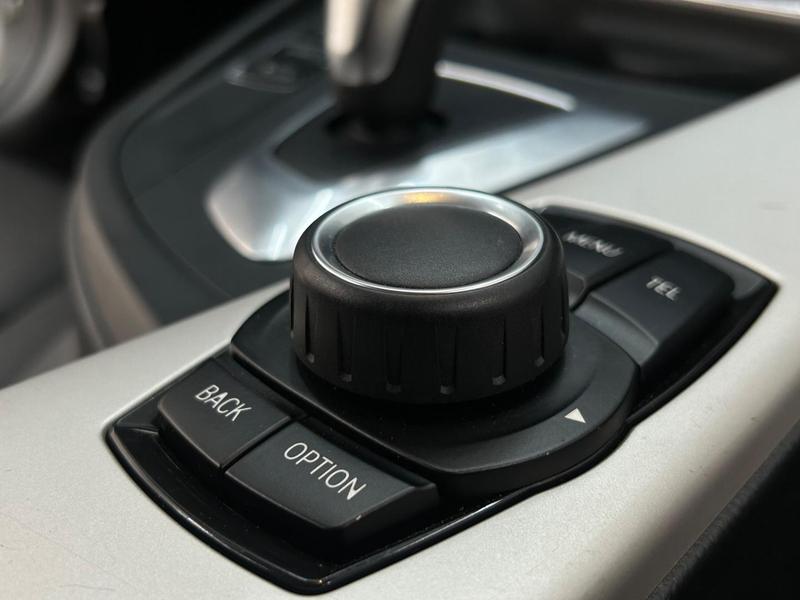 BMW 320i Active Flex - foto 14