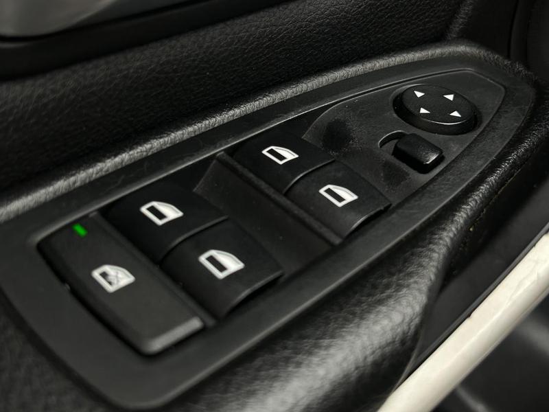 BMW 320i Active Flex - foto 17