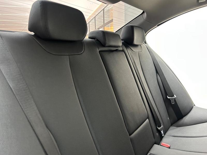BMW 320i Active Flex - foto 8