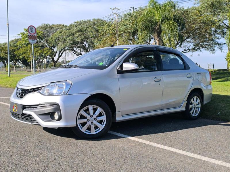 Toyota Etios 2018 à venda