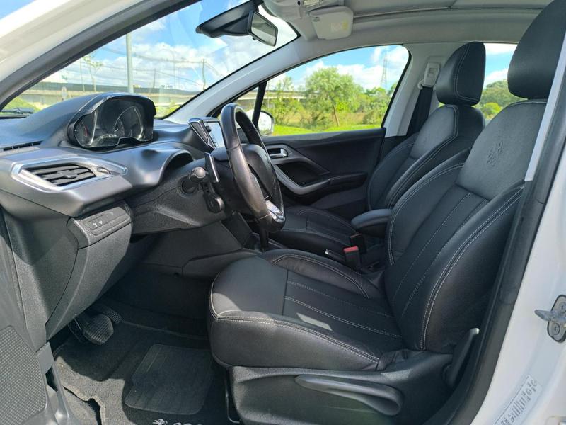 Peugeot 208 Griffe A - foto 9