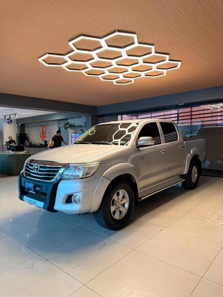TOYOTA HILUX 2.7 SRV CD 4X4 AT