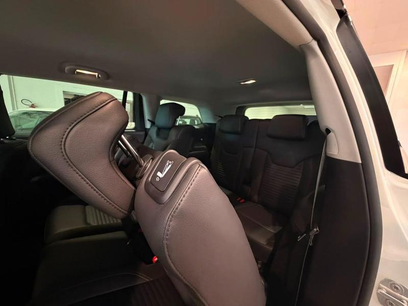 Jeep Commander Lim T - foto 14