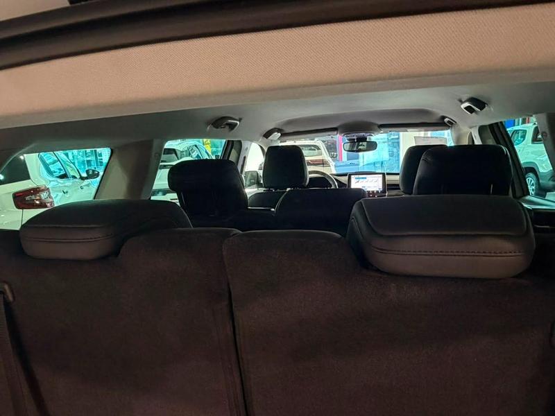 Jeep Commander Lim T - foto 17