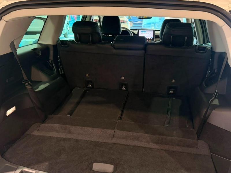 Jeep Commander Lim T - foto 18
