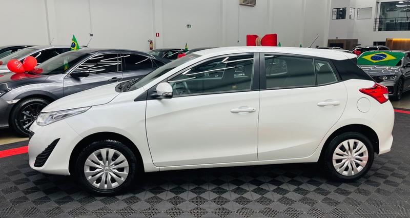 Toyota Yaris Hatch Xl 13 Automático - foto 6