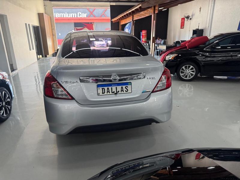 Nissan Versa 16sl CVT - foto 4