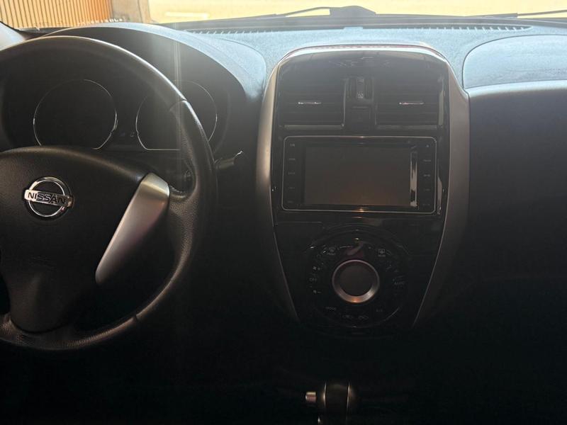 Nissan Versa 16sl CVT - foto 7